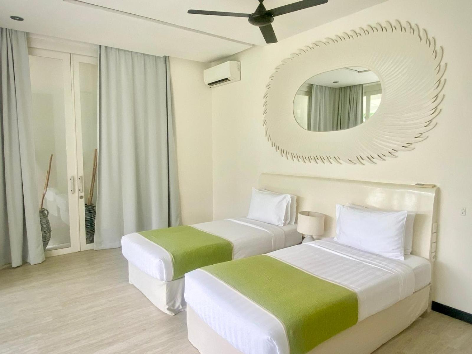 Eden The Residence At The Sea Seminyak Exterior foto